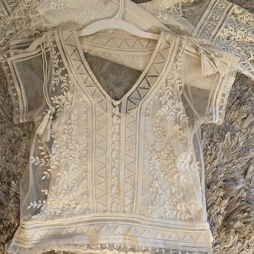 White House Black Market top. Size M Beautiful material